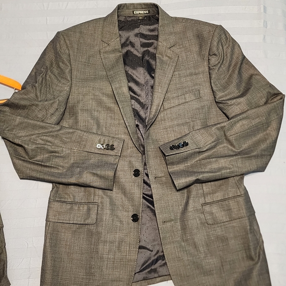 Express Men's Suit - Picture 2 of 11